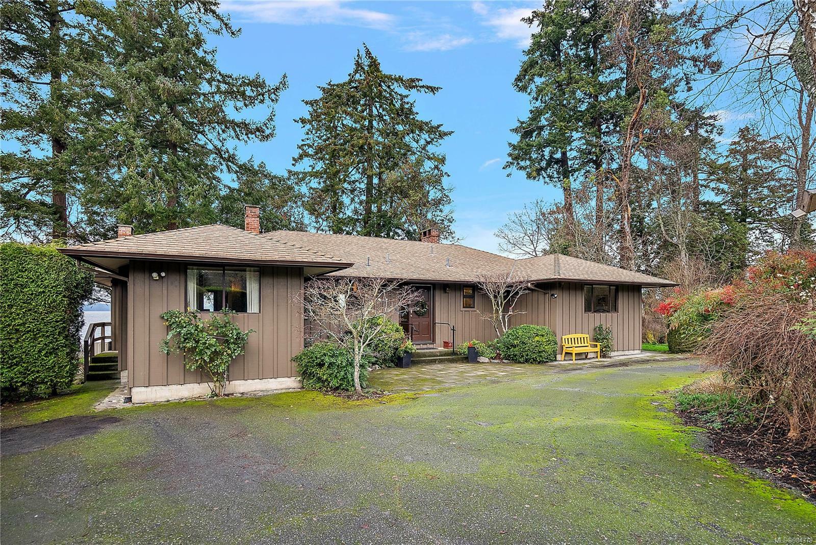 Property Photo:  9724 Glynnwood Park Rd  BC V8L 5H4 