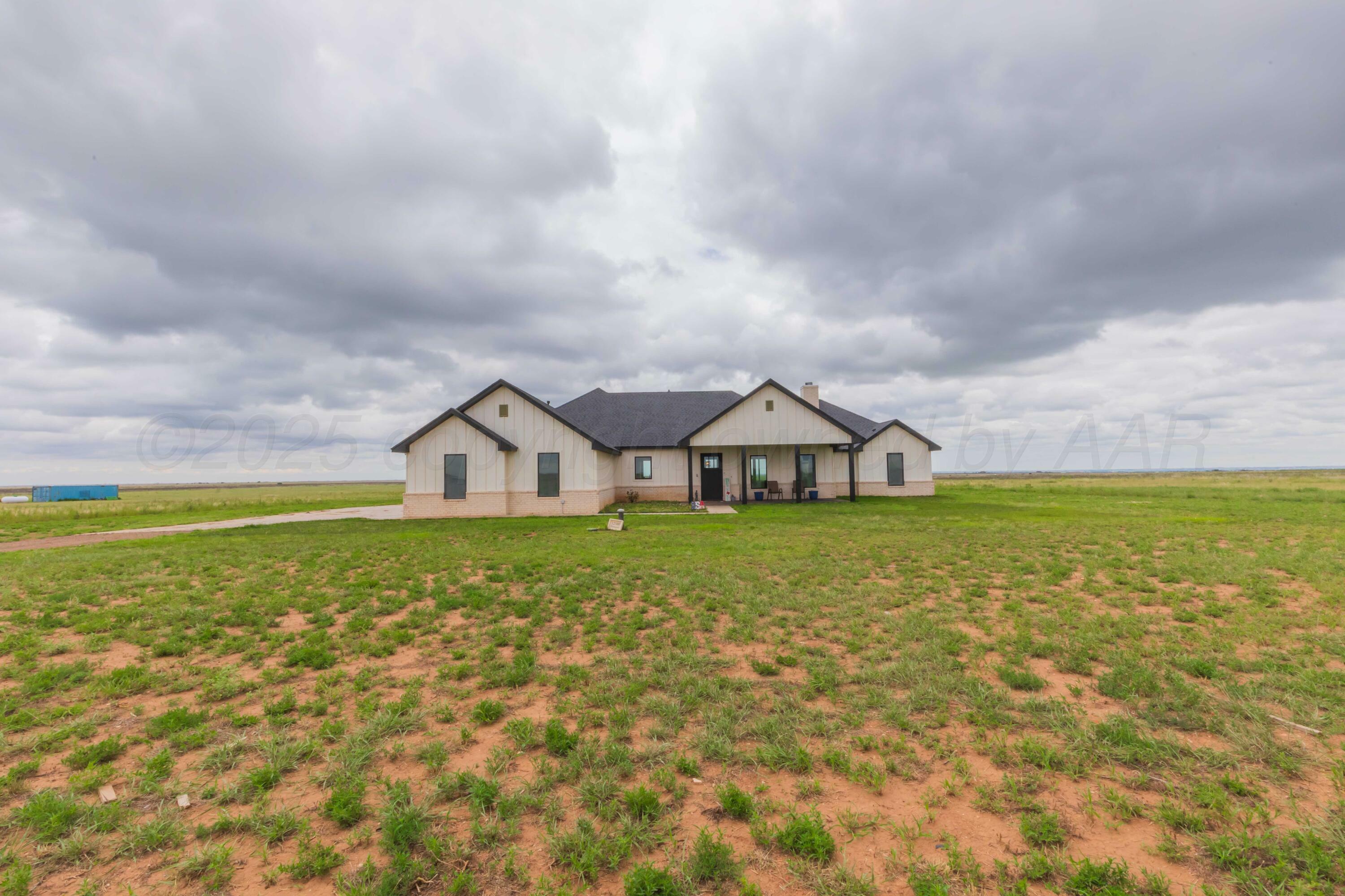 Property Photo: 12500 W Hungate Road TX 79015-6592