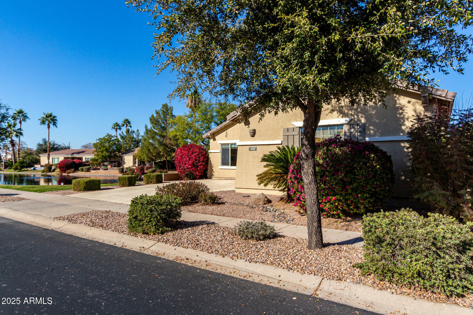 Property Photo:  878 E Cherry Hills Drive  AZ 85249 