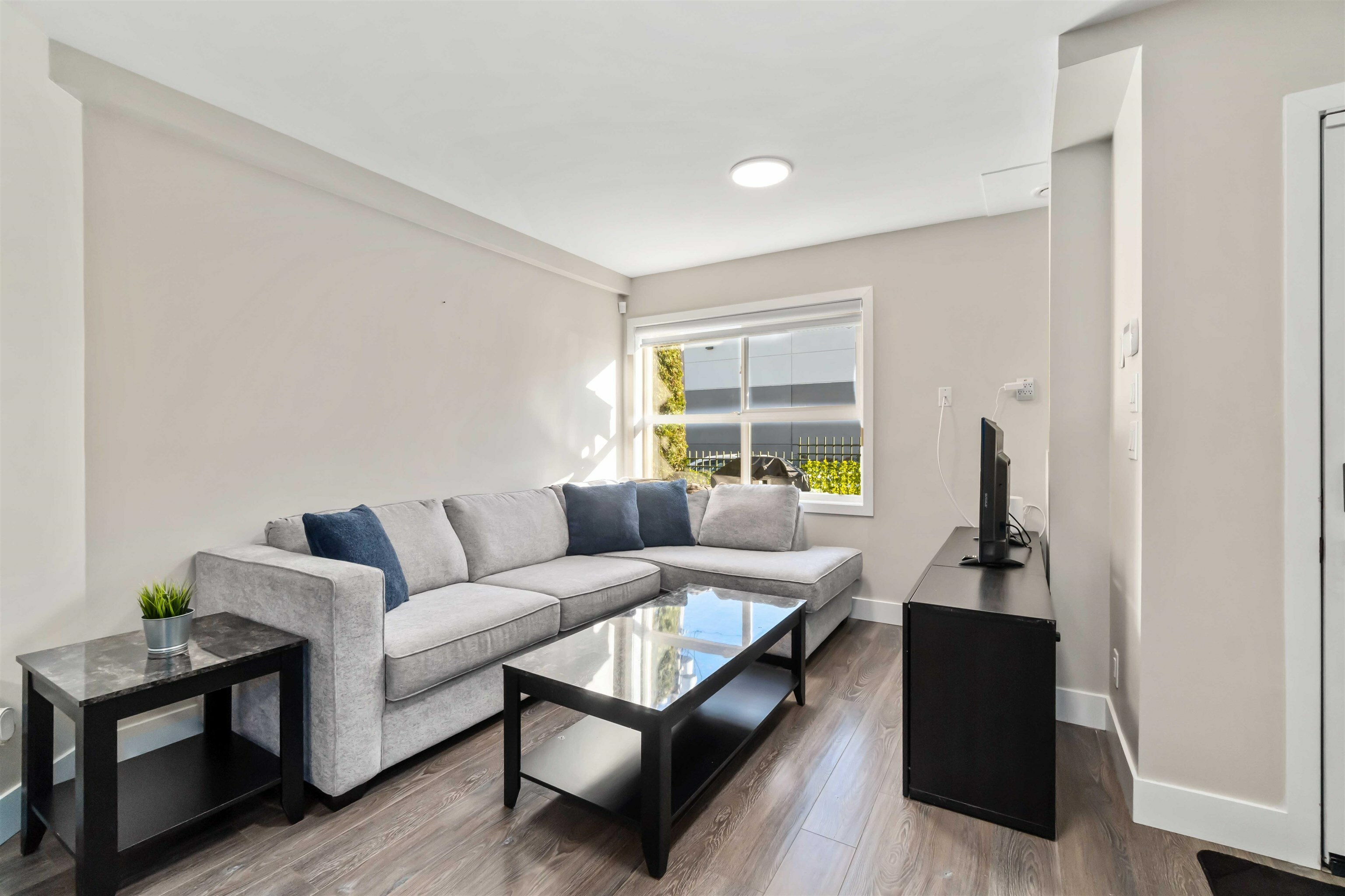 Property Photo: 5633 Senlac Street BC V5R 6G8