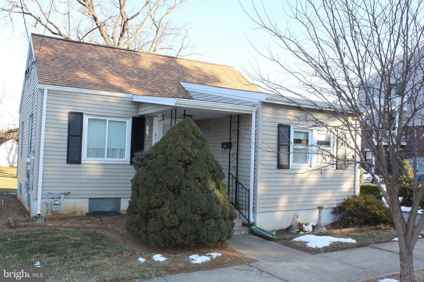 Property Photo:  270 E 2nd Street  PA 17036 