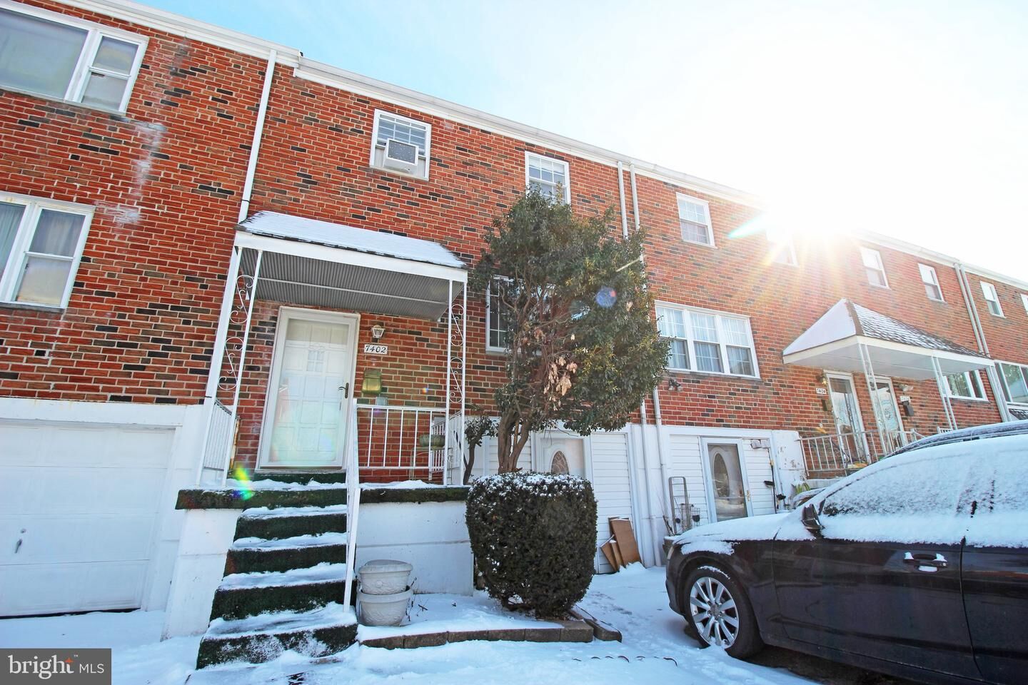 Property Photo: 7402 Lapwing Place PA 19153