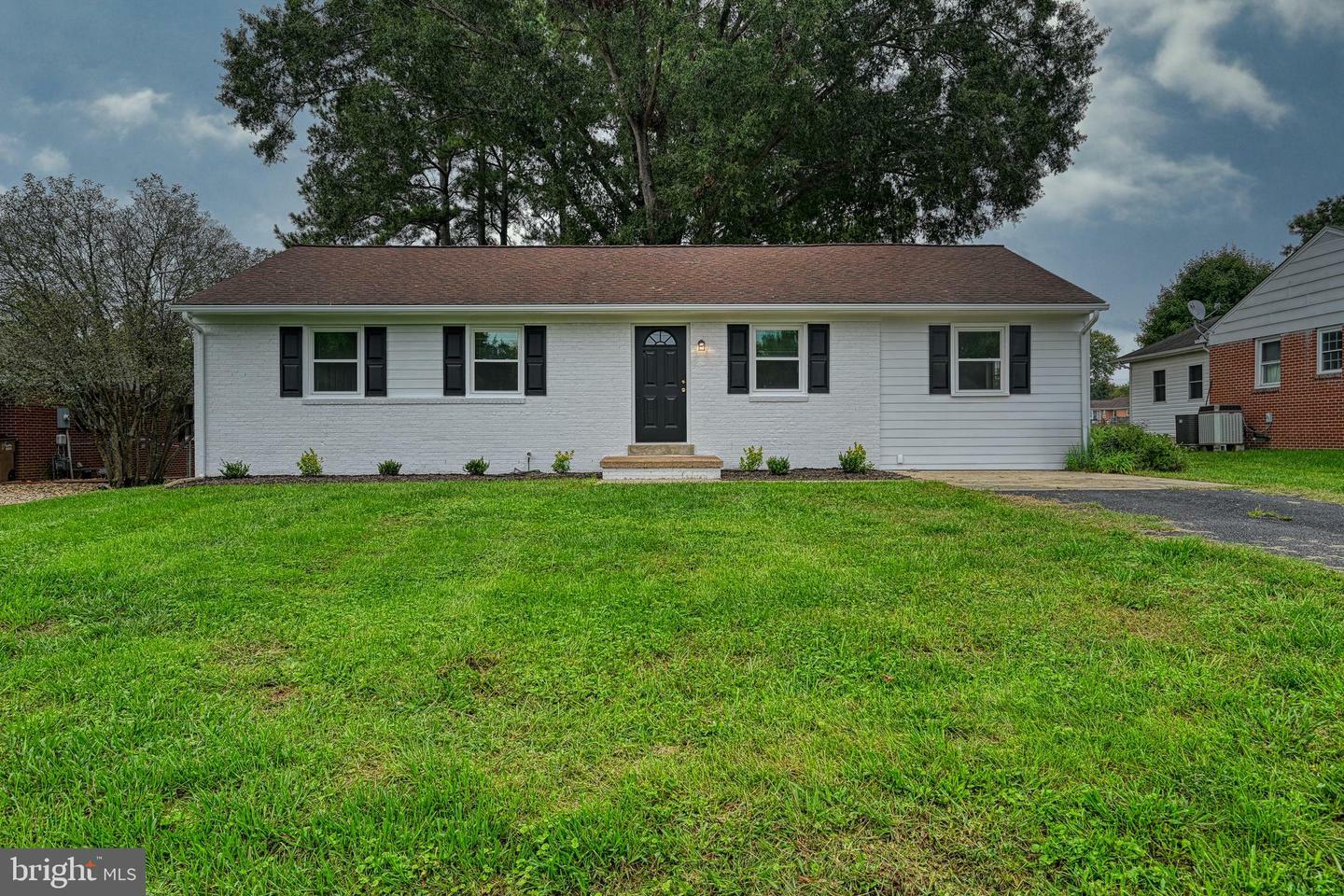 Property Photo: 302 Paynor Avenue VA 22942