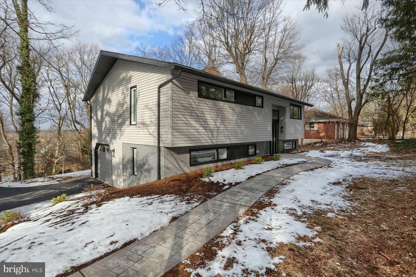 Property Photo:  1127 Ridge Road  PA 17022 