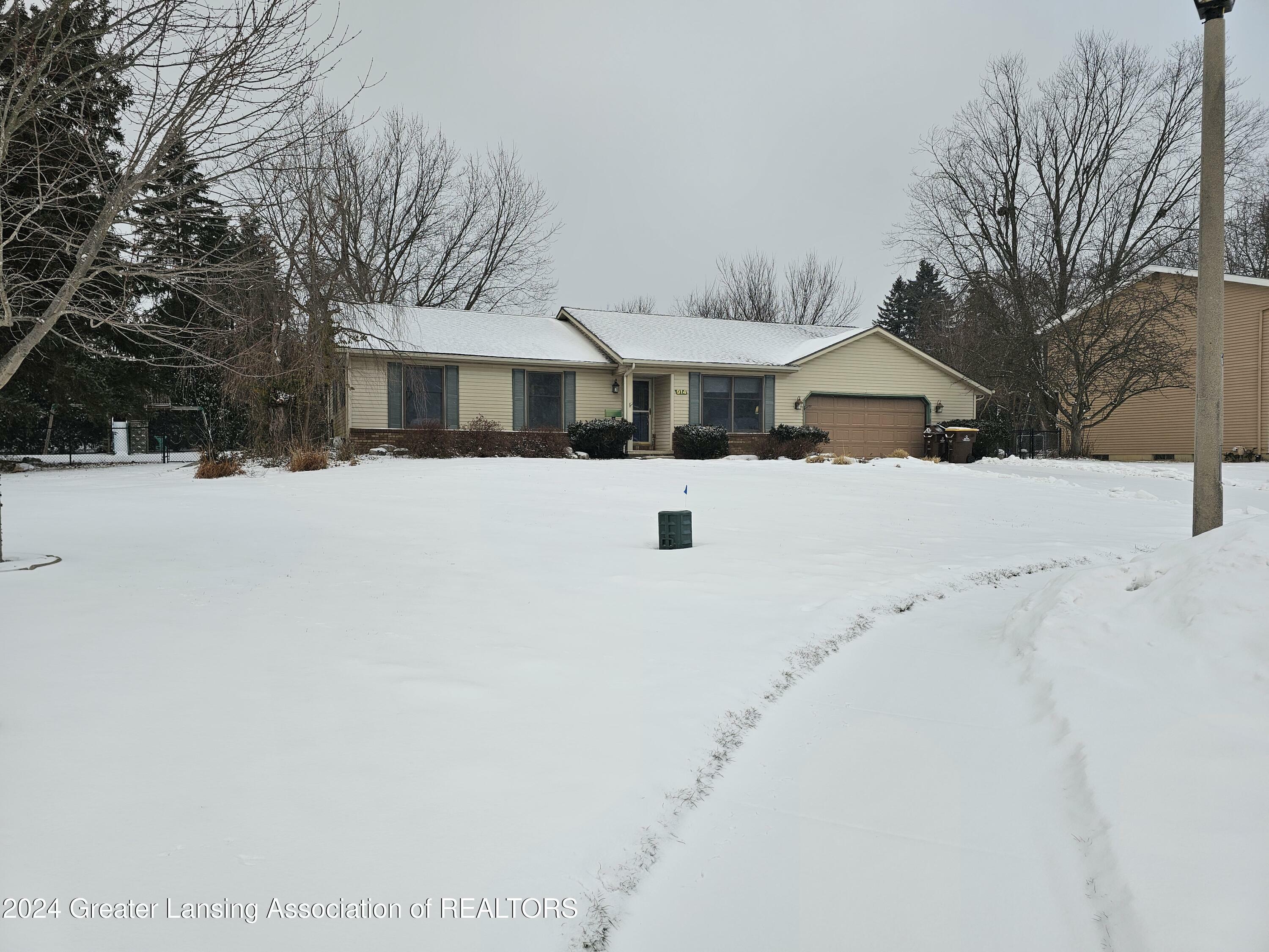 Property Photo:  914 Morton Road  MI 48837 