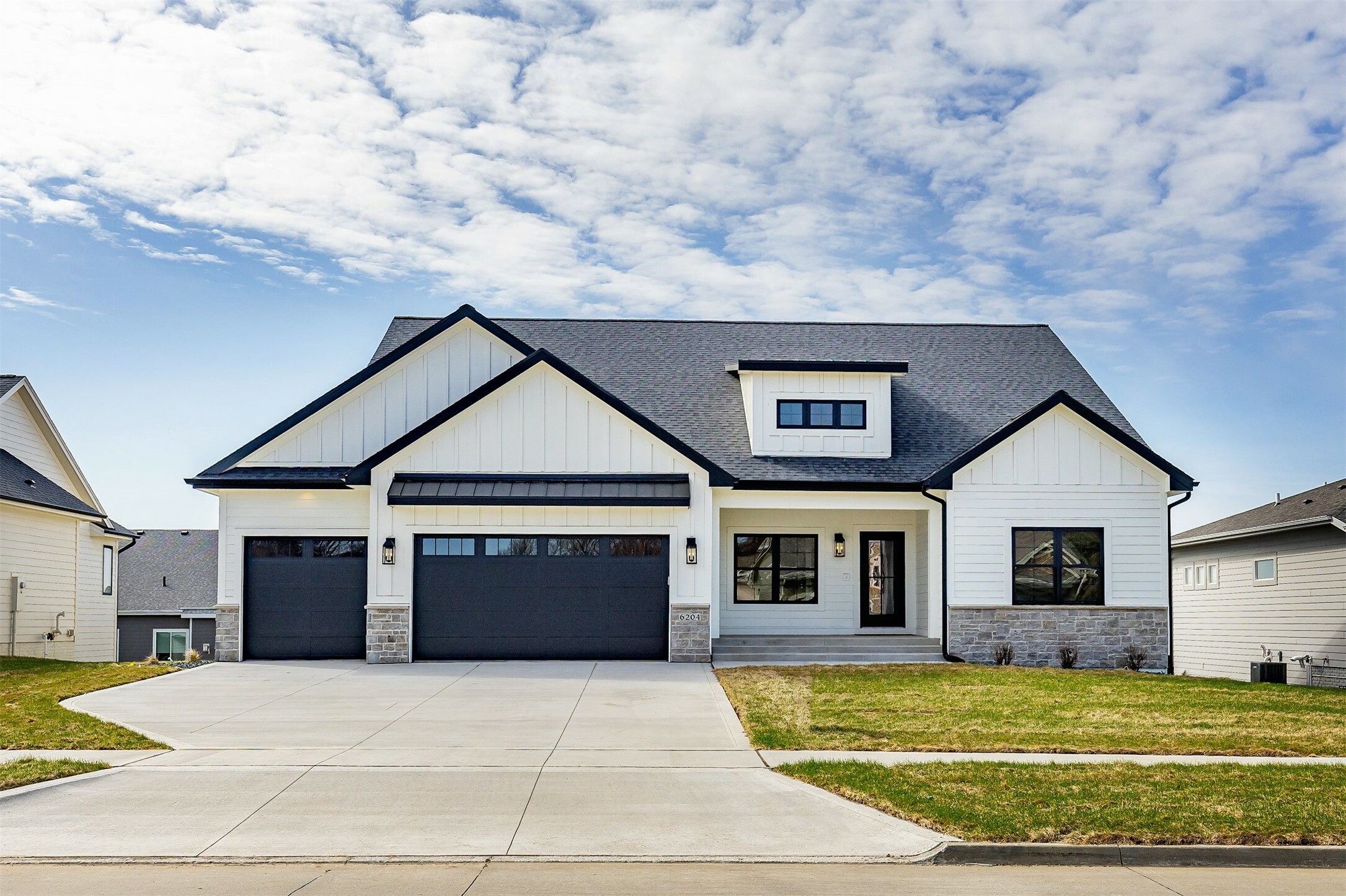 Property Photo: 6204 Aspen Drive IA 50266