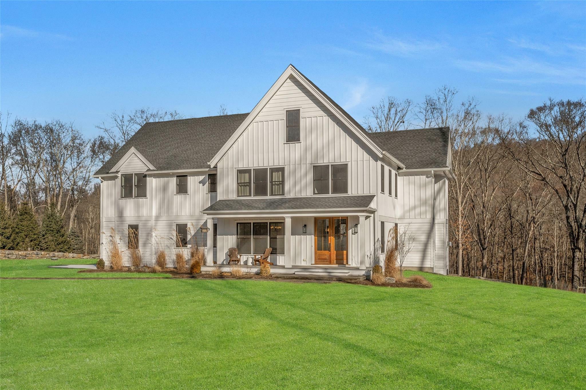 Property Photo:  4 Boulder Pond Drive  NY 10589 