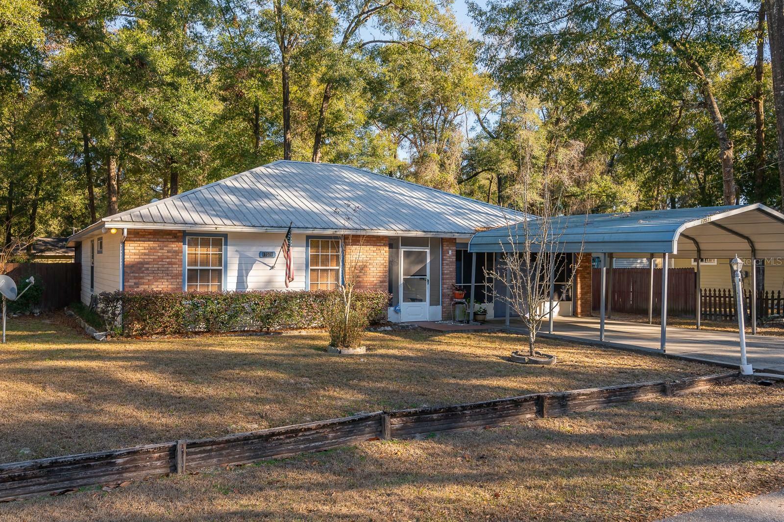 Property Photo: 17571 NW 238th Terrace FL 32643