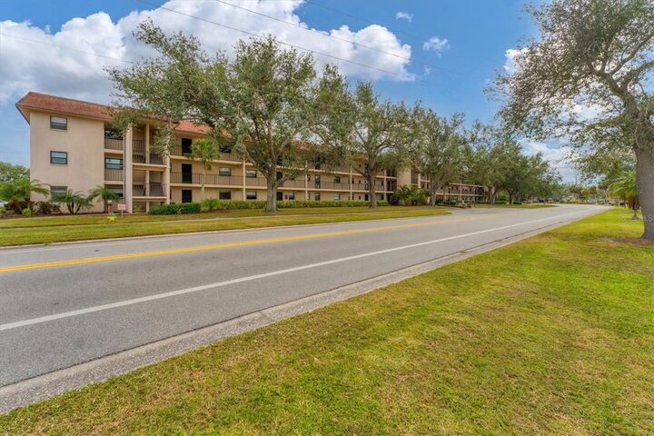 Property Photo: 104 Capri Isles Boulevard 112 FL 34292