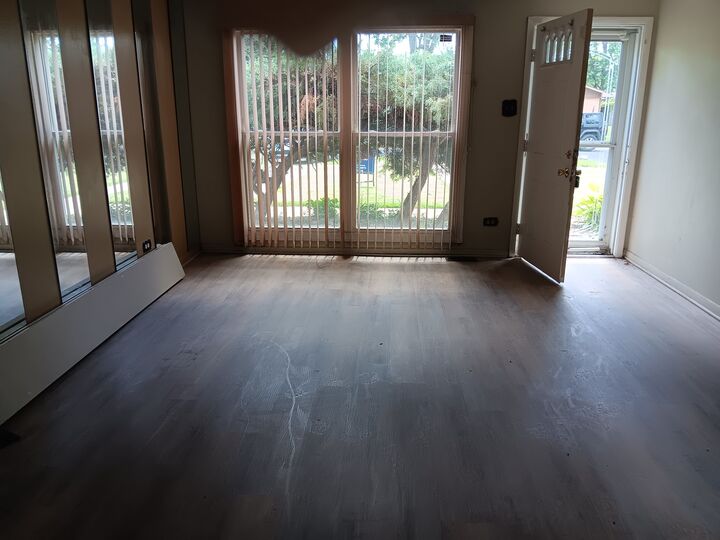 Property Photo: 1521 E 13th Place IL 60411