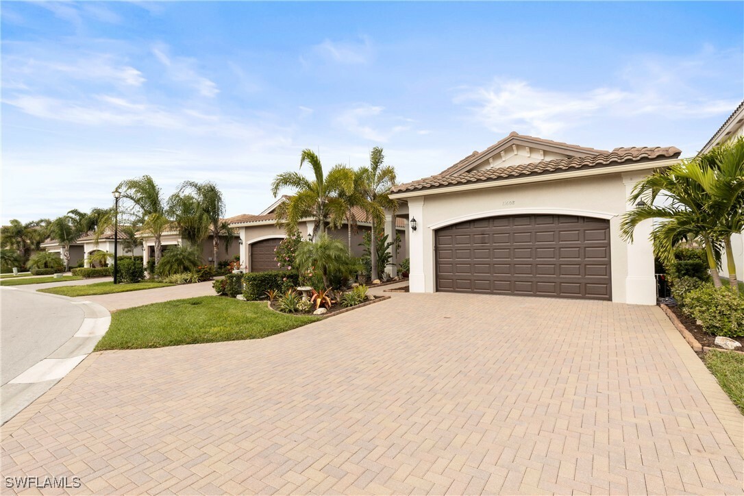 Property Photo:  11608 Meadowrun Circle  FL 33913 