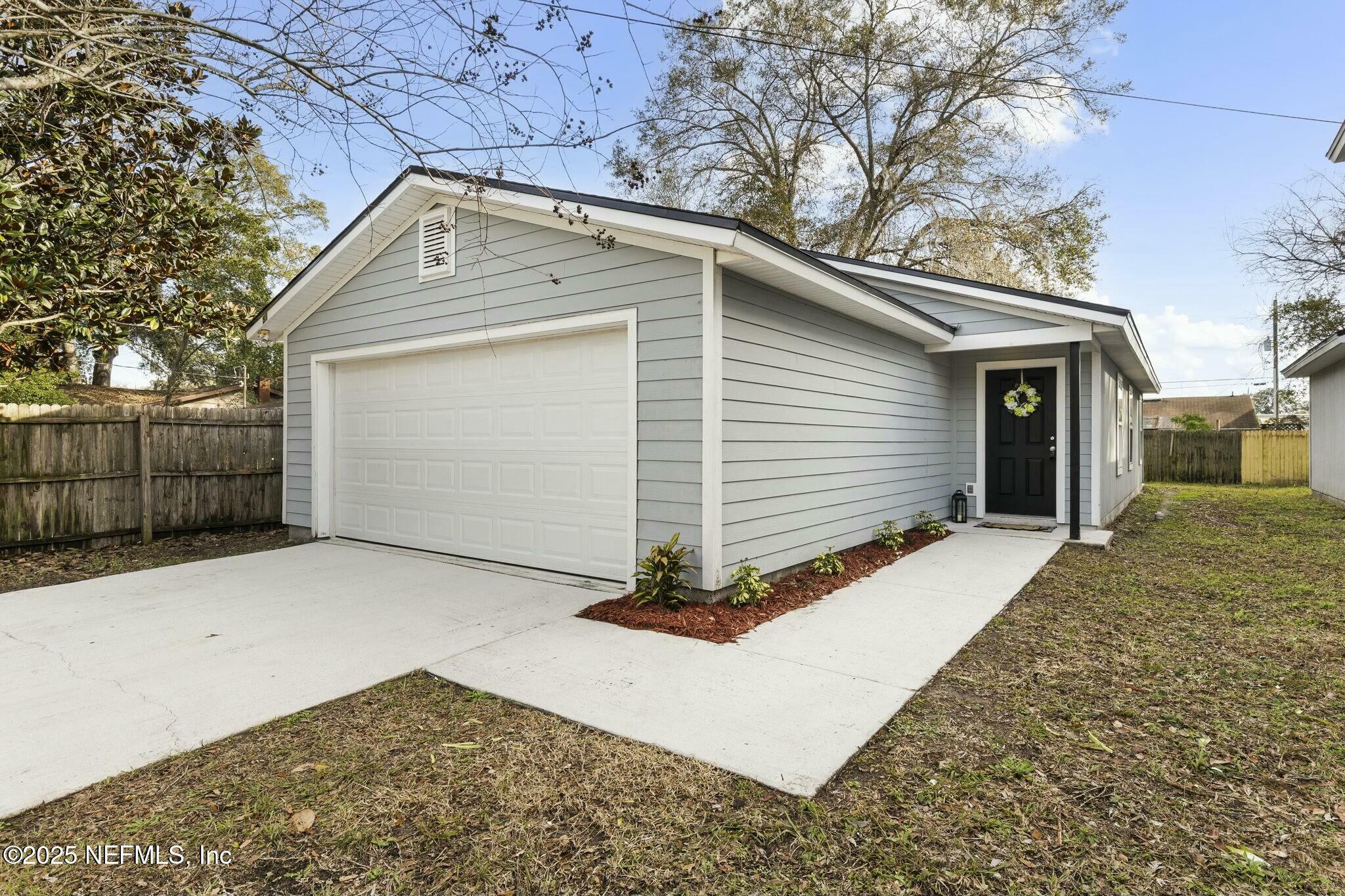 Property Photo:  8516 Cocoa Avenue  FL 32211 