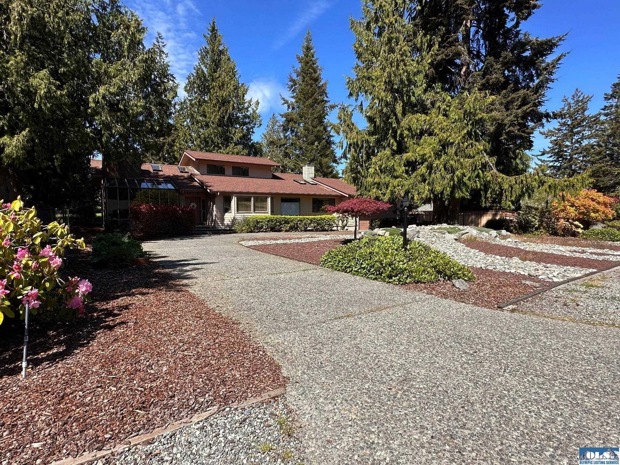 Property Photo: 106 Fairway Pl WA 98382