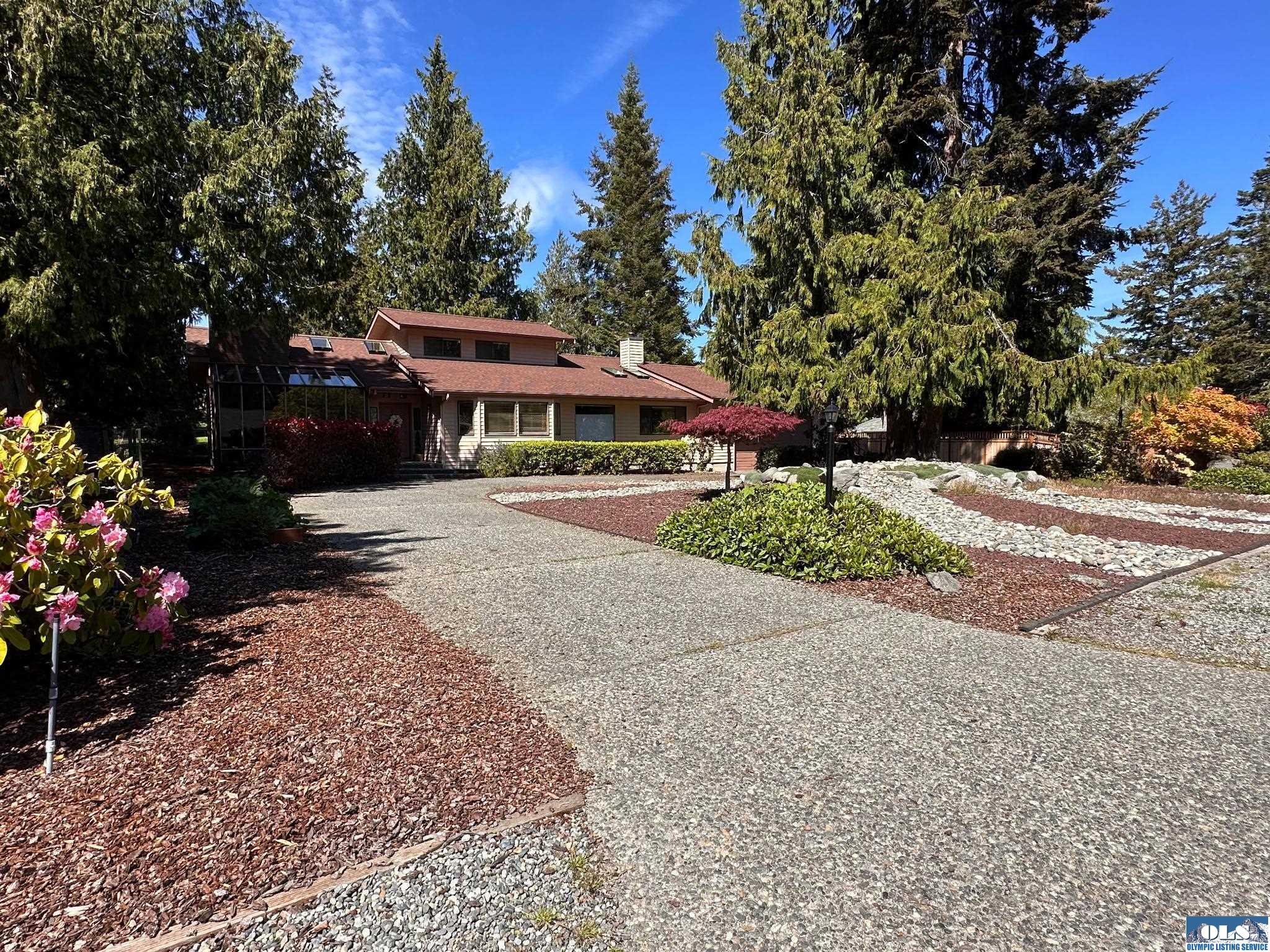 Property Photo: 106 Fairway Pl WA 98382