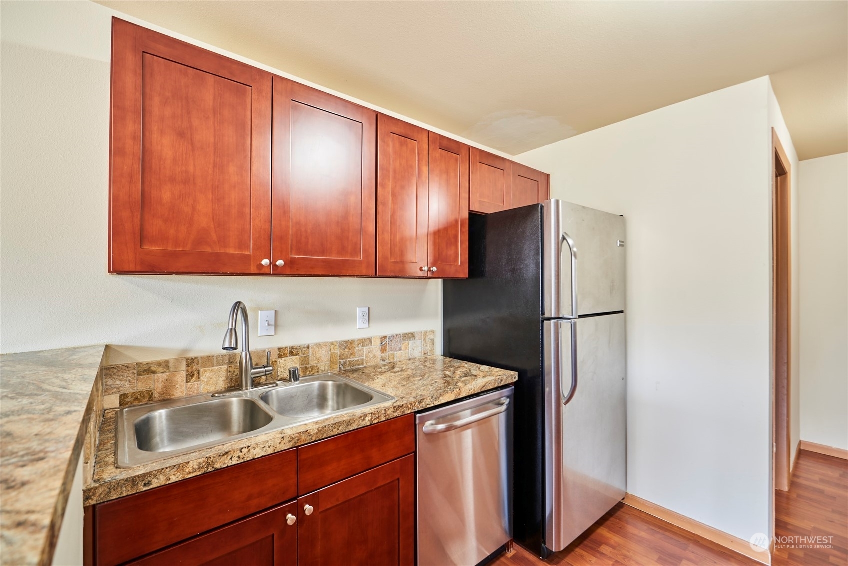 Property Photo: 304 29th Street SE 103 WA 98002