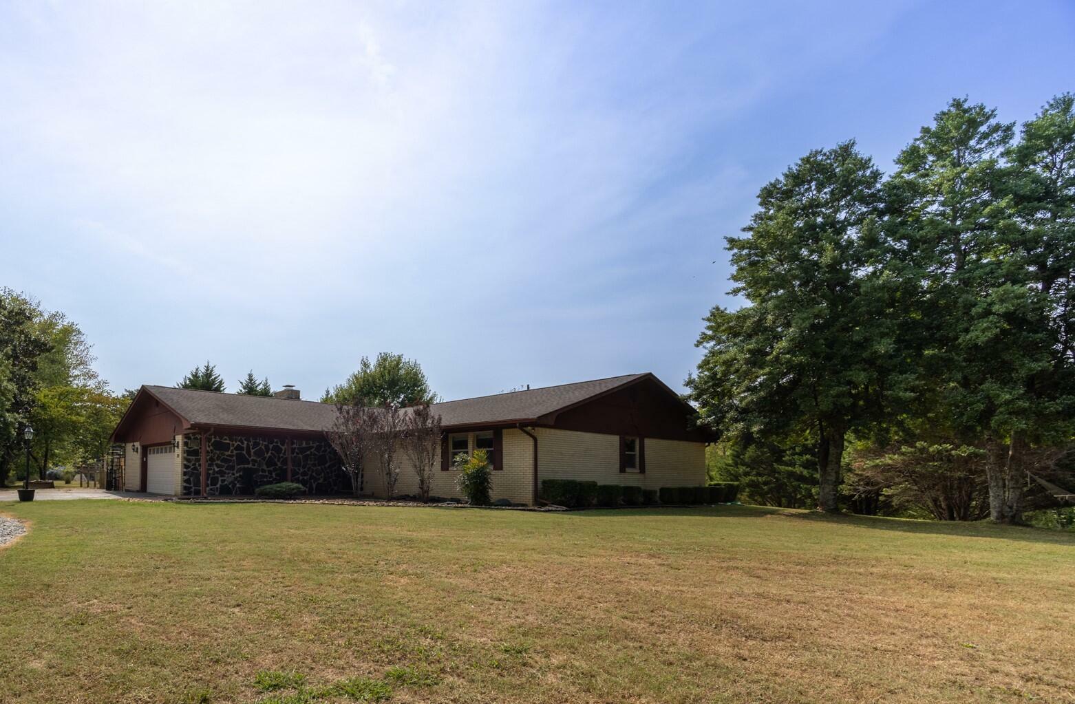 Property Photo:  120 Co Rd 576  TN 37329 