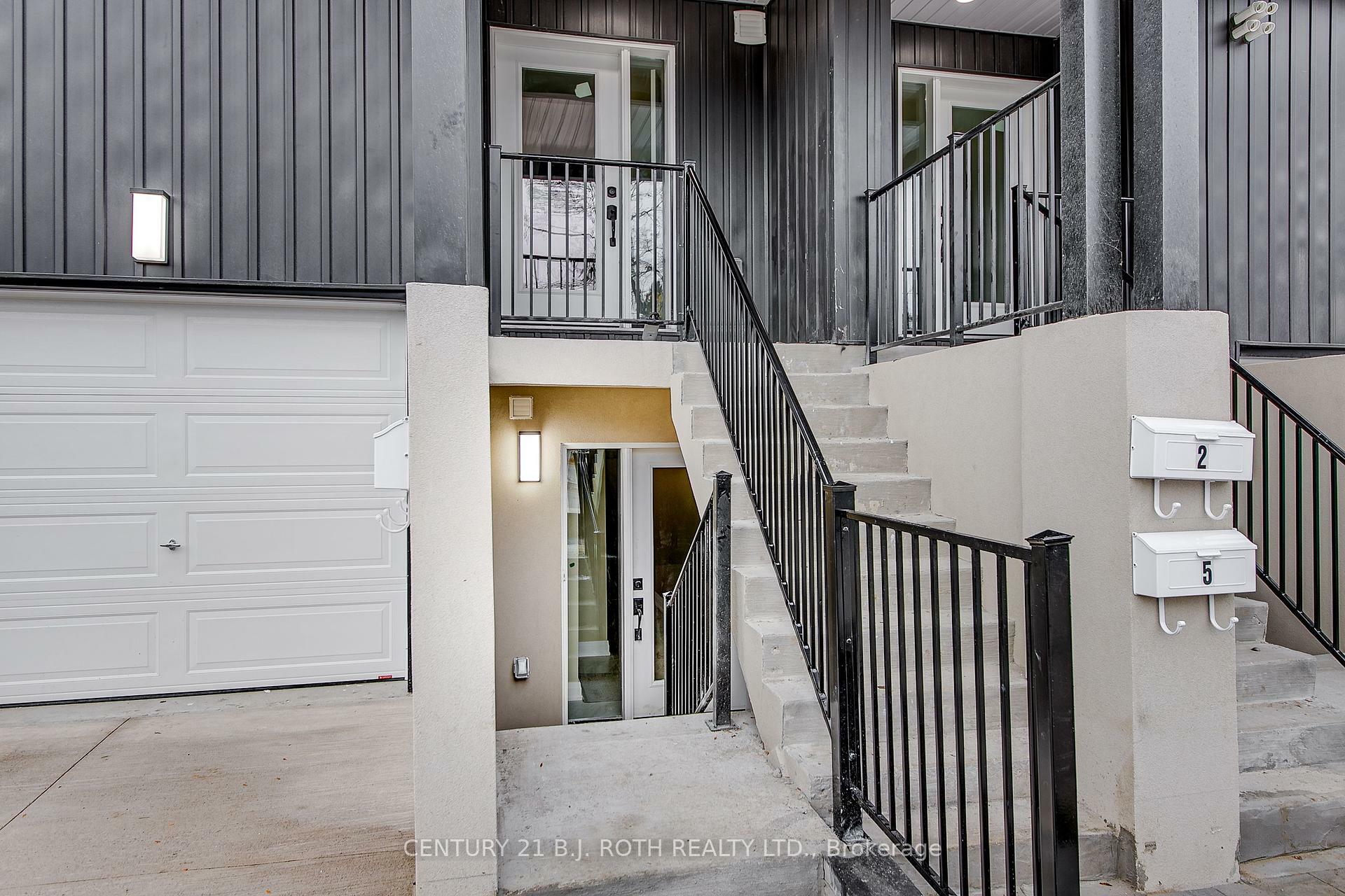 82 Peel Street 2  Barrie ON L4M 3K7 photo