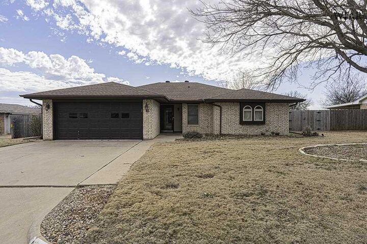 6 Surrey Circle  Iowa Park TX 76367 photo