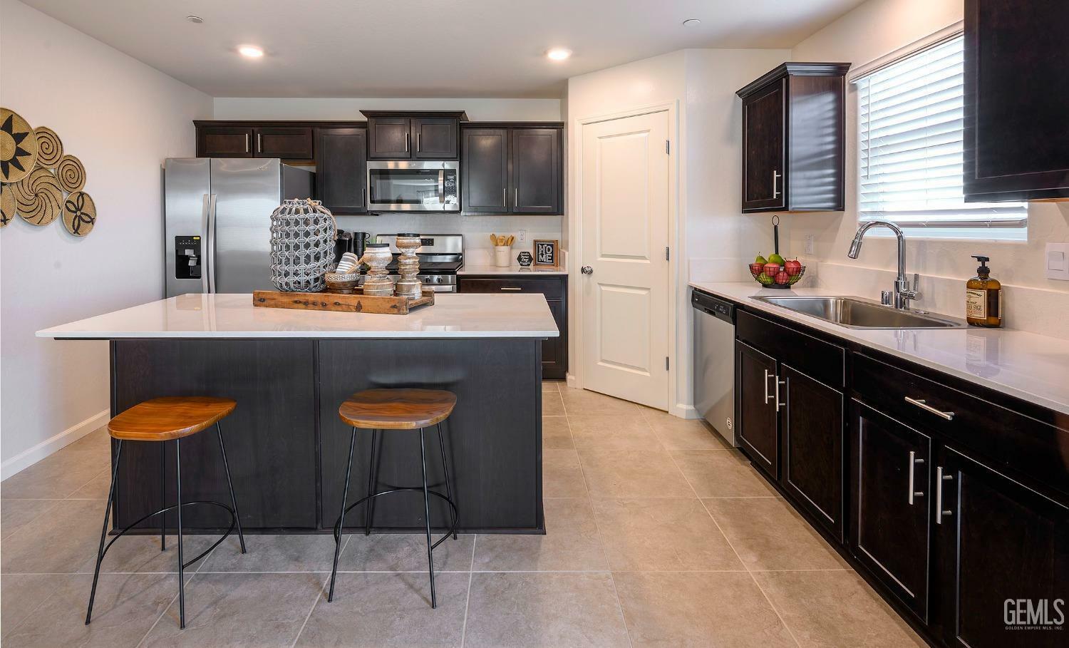 Property Photo: 2927 Bay Hill Drive 509st CA 93274