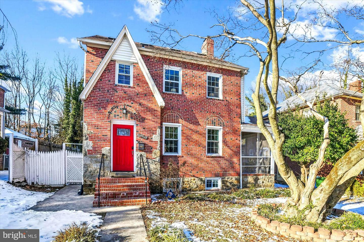 Property Photo: 5114 Edmondson Avenue MD 21229