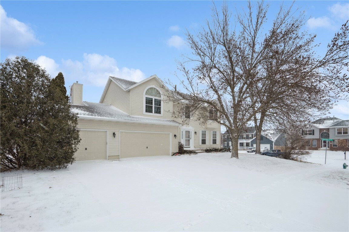 Property Photo:  6902 Rockingham Drive SW  IA 52404 