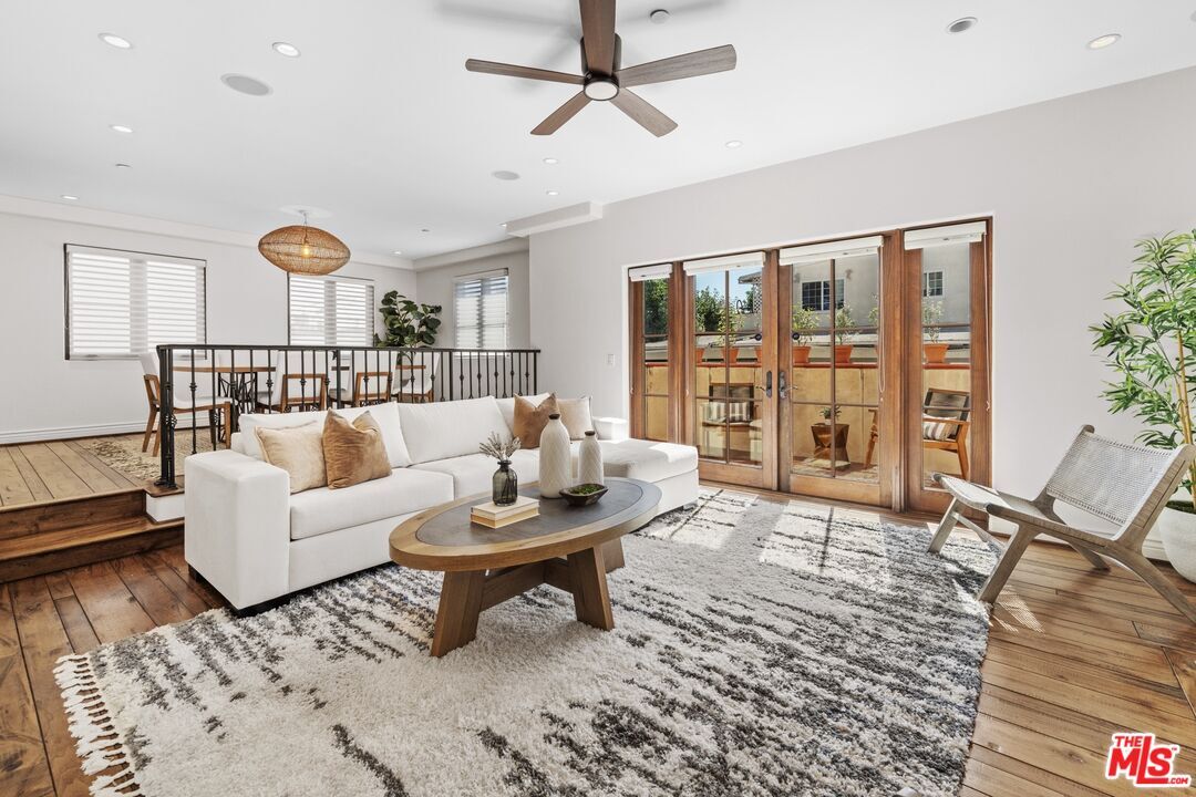 Property Photo: 908 17th Street #8 CA 90403