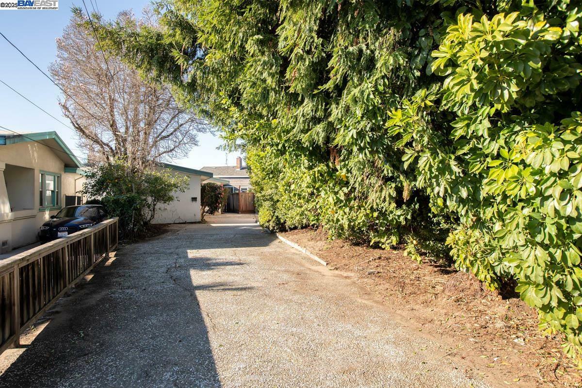 Property Photo:  853 Cedar St  CA 94501 