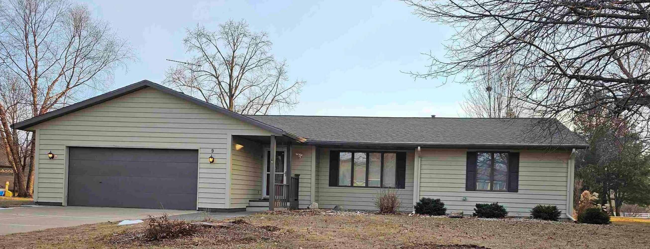 Property Photo:  9 Asbury Place  IA 50401 