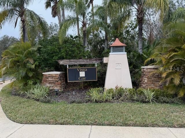 Property Photo:  1006 Vista Cay Court  FL 33511 