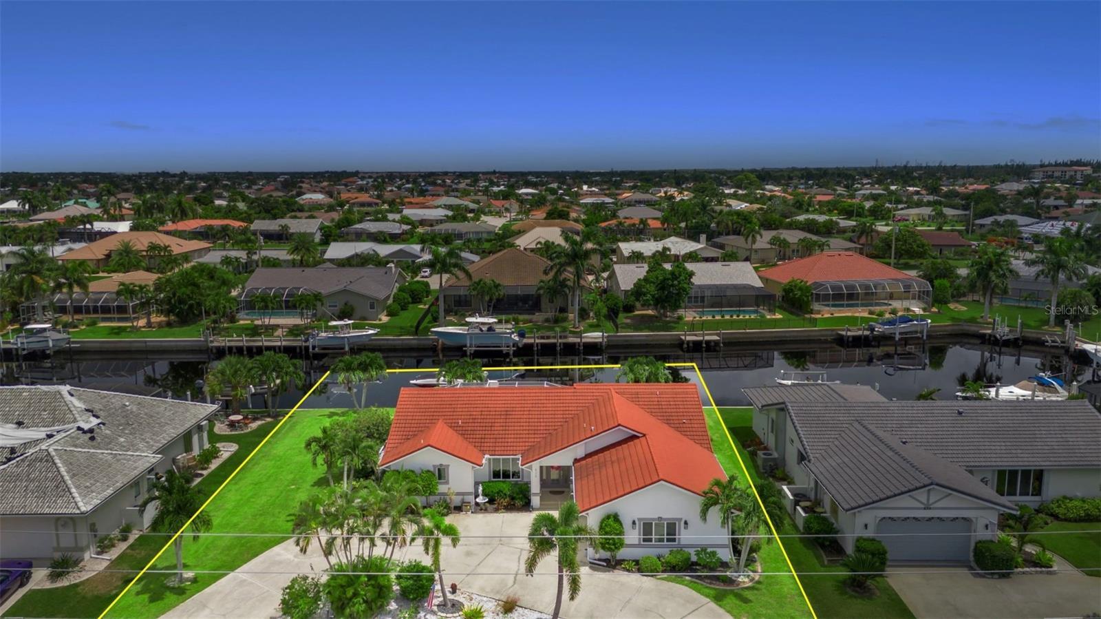 Property Photo: 820 Bal Harbor Boulevard FL 33950