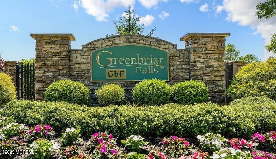 Property Photo:  2 Edwards Farm Lane  NJ 07724 