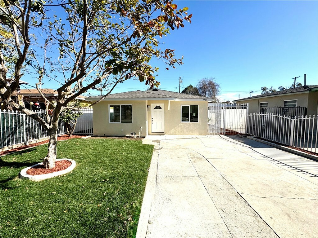 Property Photo:  917 S Hope Avenue  CA 91761 