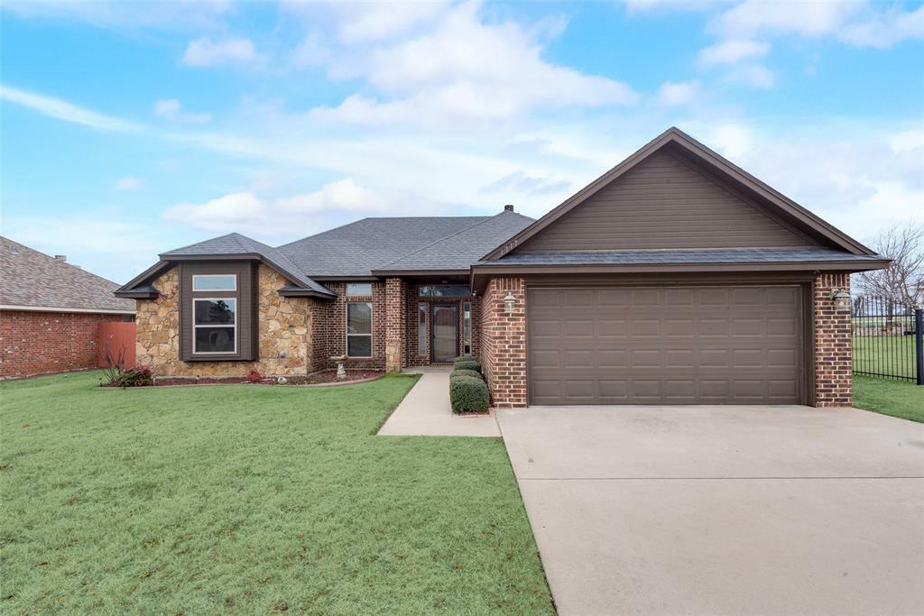 Property Photo:  1717 Shawnee Drive  TX 76033 