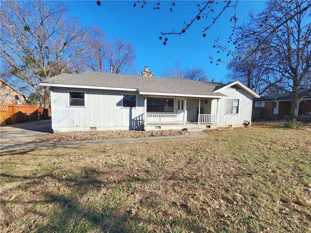 Property Photo:  711 Maple Drive  AR 72764 