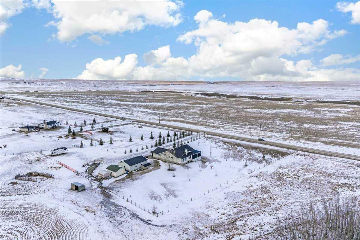 Photo de la propriété:  254017 Twp Rd 200  AB T0L 1P0 