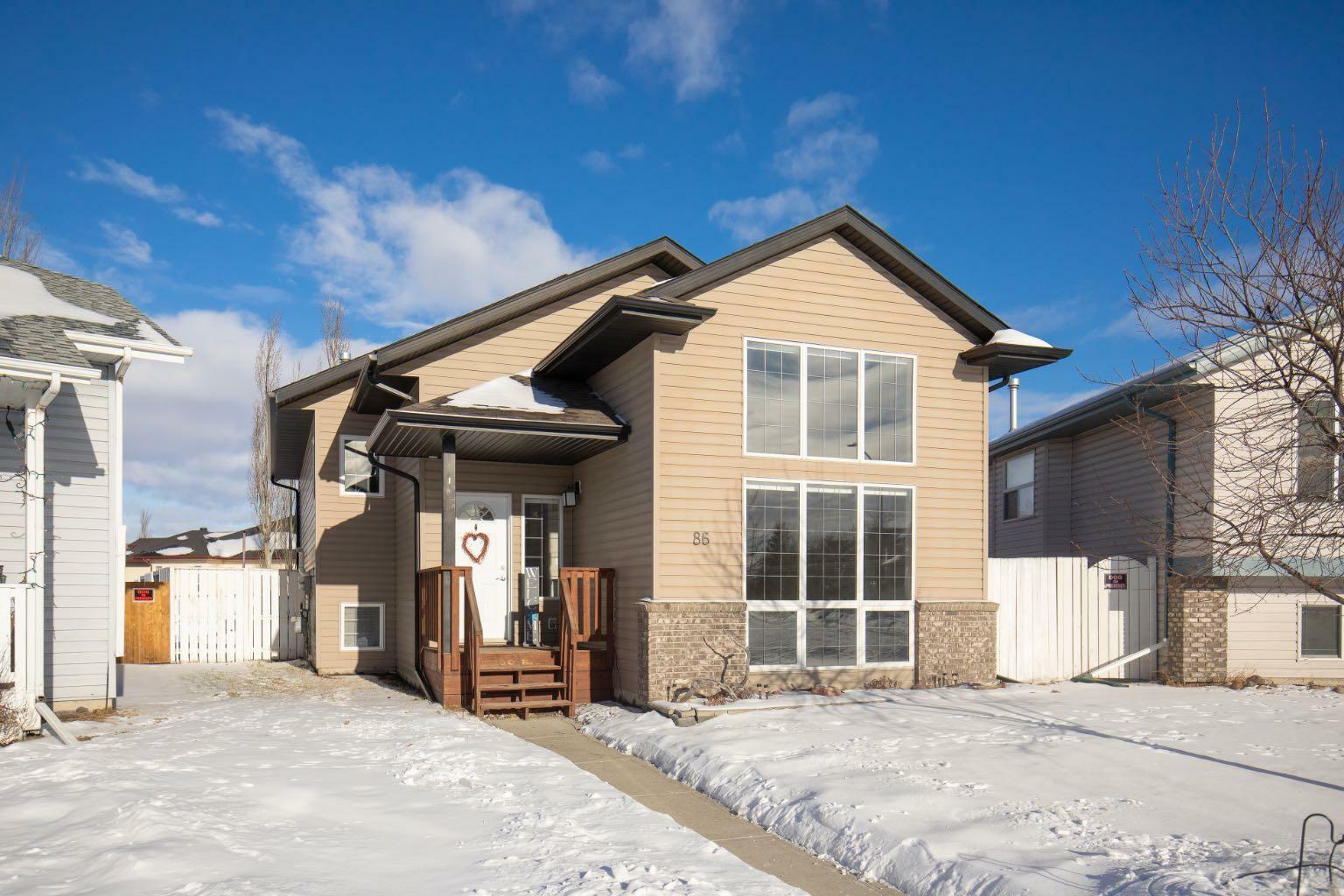 86 Drummond Close  Red Deer AB T4R 3E2 photo