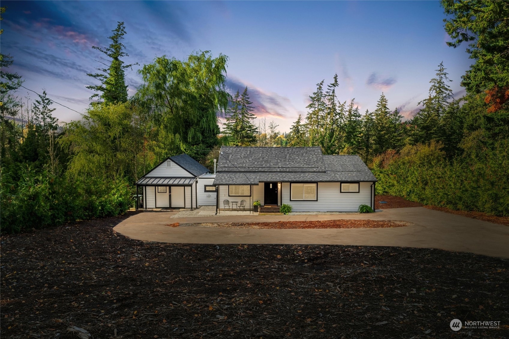 Property Photo:  1302  34th Street  WA 98229 