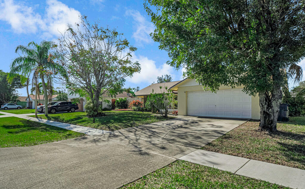 Property Photo:  1391 Pinetta Circle  FL 33414 