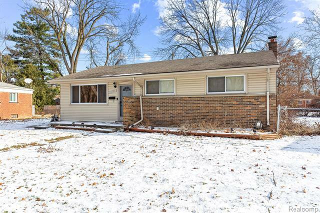 Property Photo:  28580 Red Leaf Lane  MI 48076 