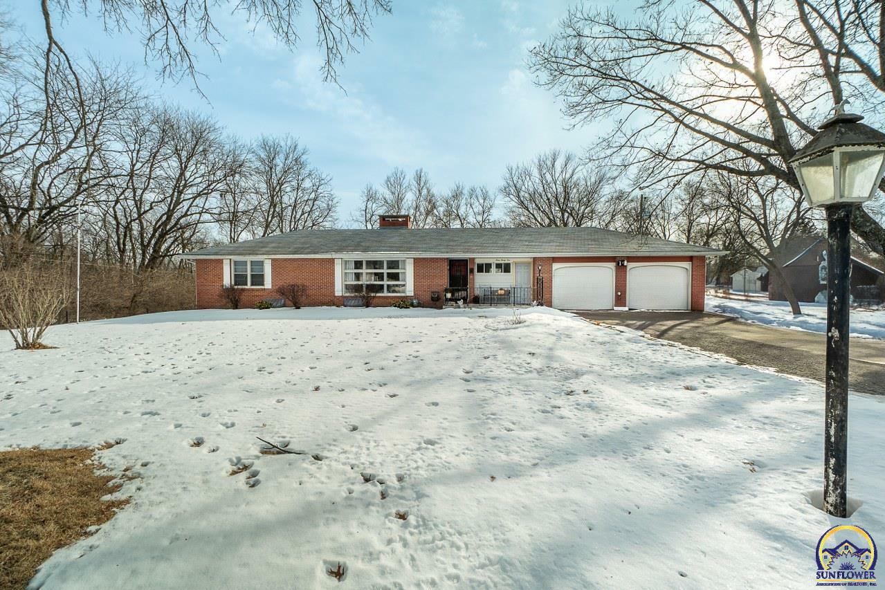 Property Photo:  335 NW 50th St  KS 66617 