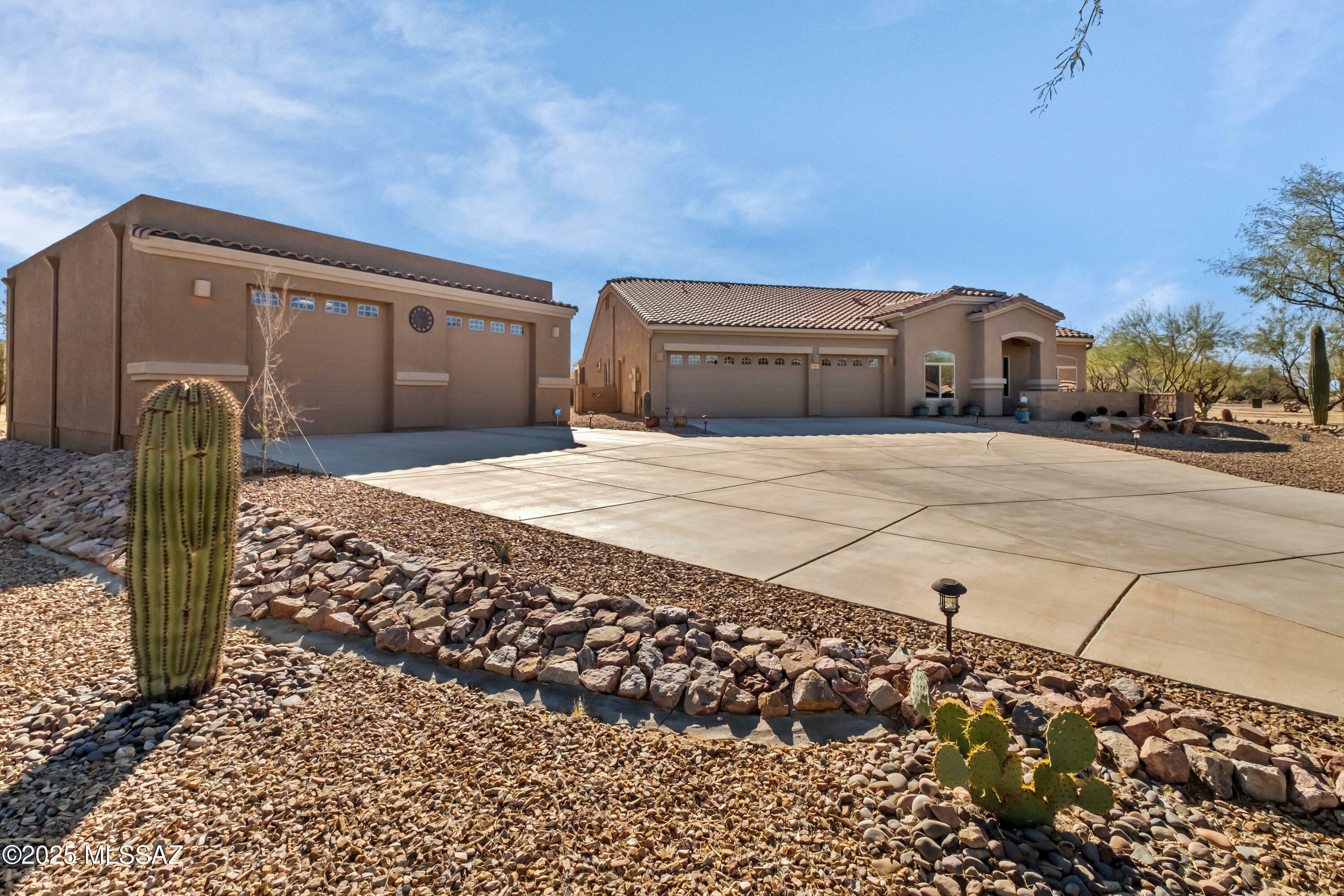 Property Photo: 3534 E Sweet Grass Trail AZ 85629