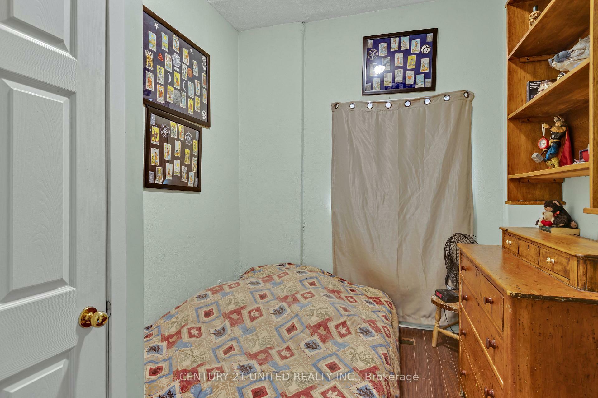 Property Photo: 550 Aylmer Street N ON K9H 3W7