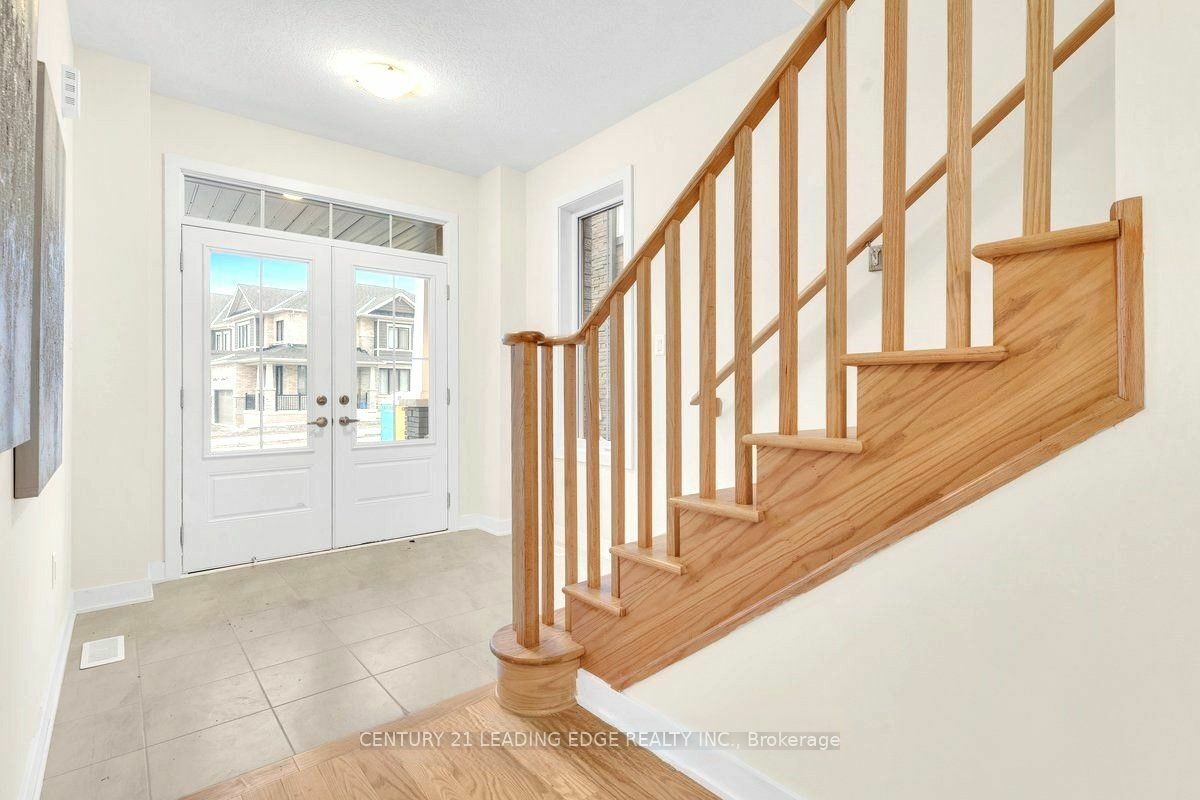 Property Photo:  46 Aviron Cres  ON L3B 0M3 