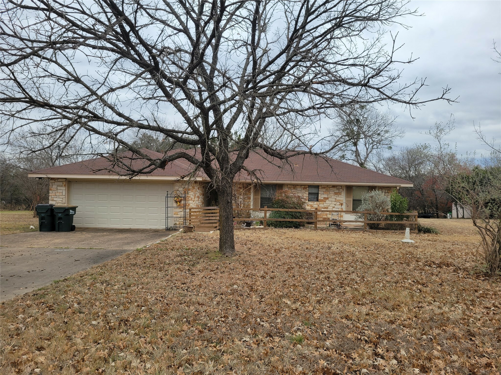 Property Photo: 201 Southcross Road TX 78628