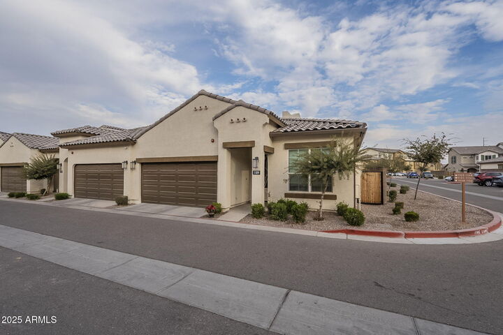 Property Photo:  1255 N Arizona Avenue 1109  AZ 85225 