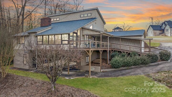 Property Photo: 3910 6th Street NW NC 28601