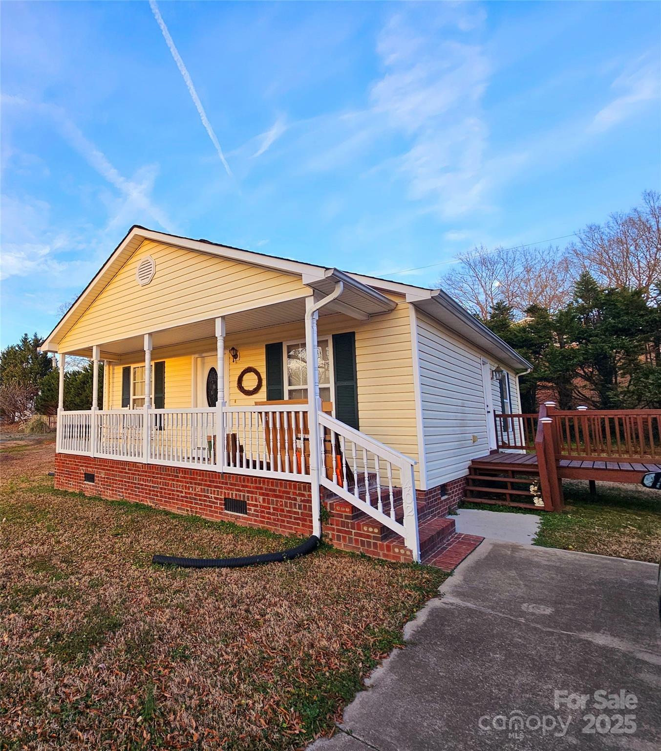 Property Photo:  402 Self Street  NC 28021 