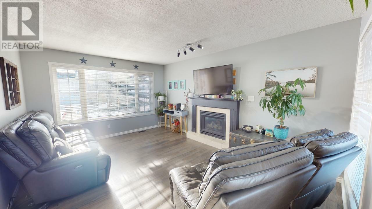 Property Photo:  8936 117 Avenue  BC V1J 6P9 