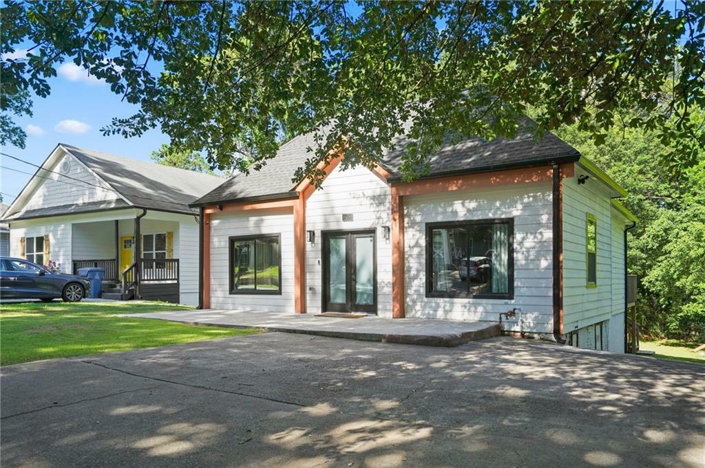 Property Photo: 705 S Grand Avenue NW GA 30318