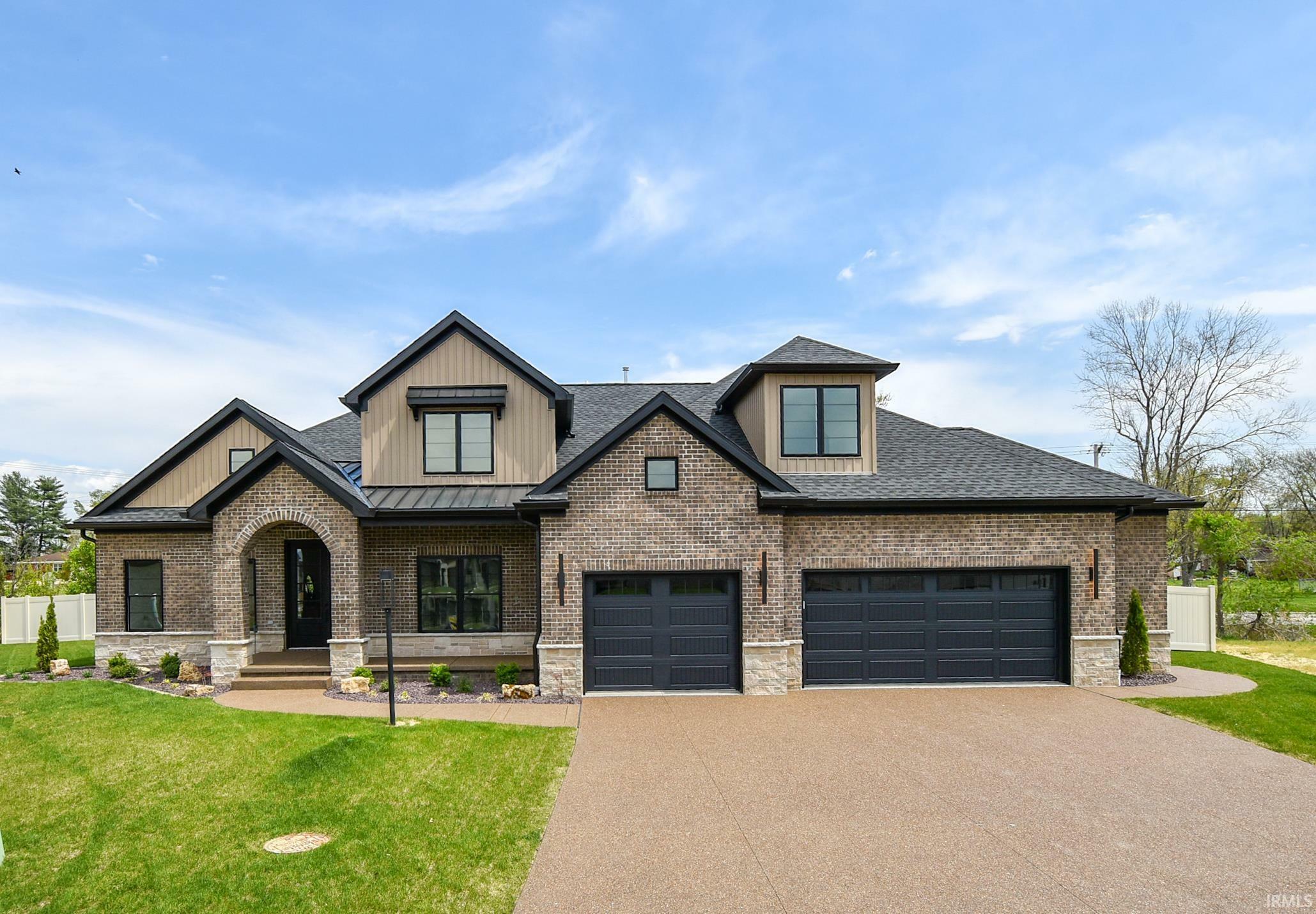 Property Photo: 2102 Chadwick Drive IN 47630